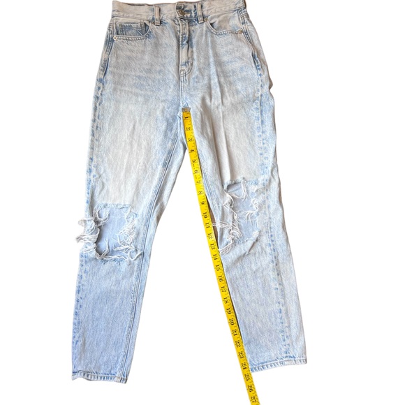 American Eagle Light Denim Distressed Mom Jeans Size 00 Short - Picture 5 of 10
